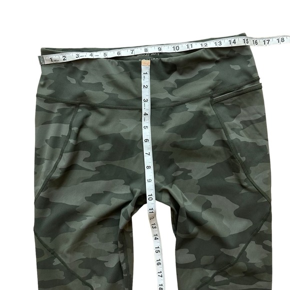 Sweaty Betty Power 7/8 Length Leggings Camo Size 12 - Picture 3 of 10